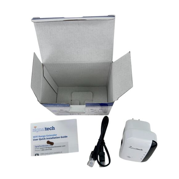 NEW Signaltech Wifi Range Extender Internet Signal Booster Hotspot Lot of 3 + 1 - Picture 2 of 3